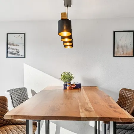 Zentral - 4 Schlafzimmer - Kueche - Waschmaschine *