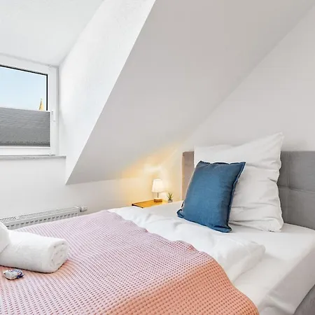 Zentral - 4 Schlafzimmer - Kueche - Waschmaschine