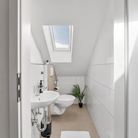 Zentral - 4 Schlafzimmer - Kueche - Waschmaschine Apartmán *