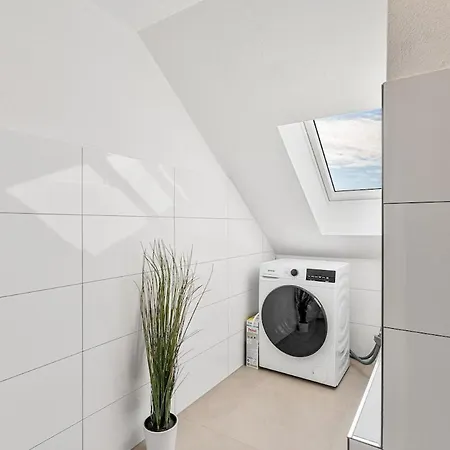 Zentral - 4 Schlafzimmer - Kueche - Waschmaschine Ludwigsburg