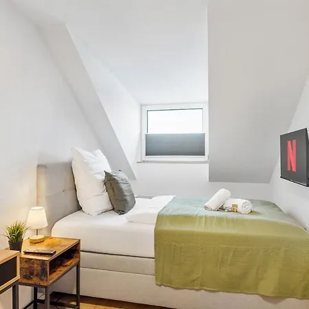 Zentral - 4 Schlafzimmer - Kueche - Waschmaschine Apartmán