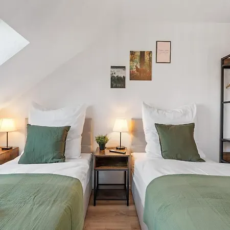 Zentral - 4 Schlafzimmer - Kueche - Waschmaschine Ludwigsburg