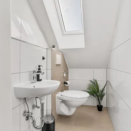 Zentral - 4 Schlafzimmer - Kueche - Waschmaschine Ludwigsburg