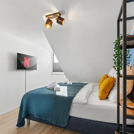 Zentral - 4 Schlafzimmer - Kueche - Waschmaschine Apartmán